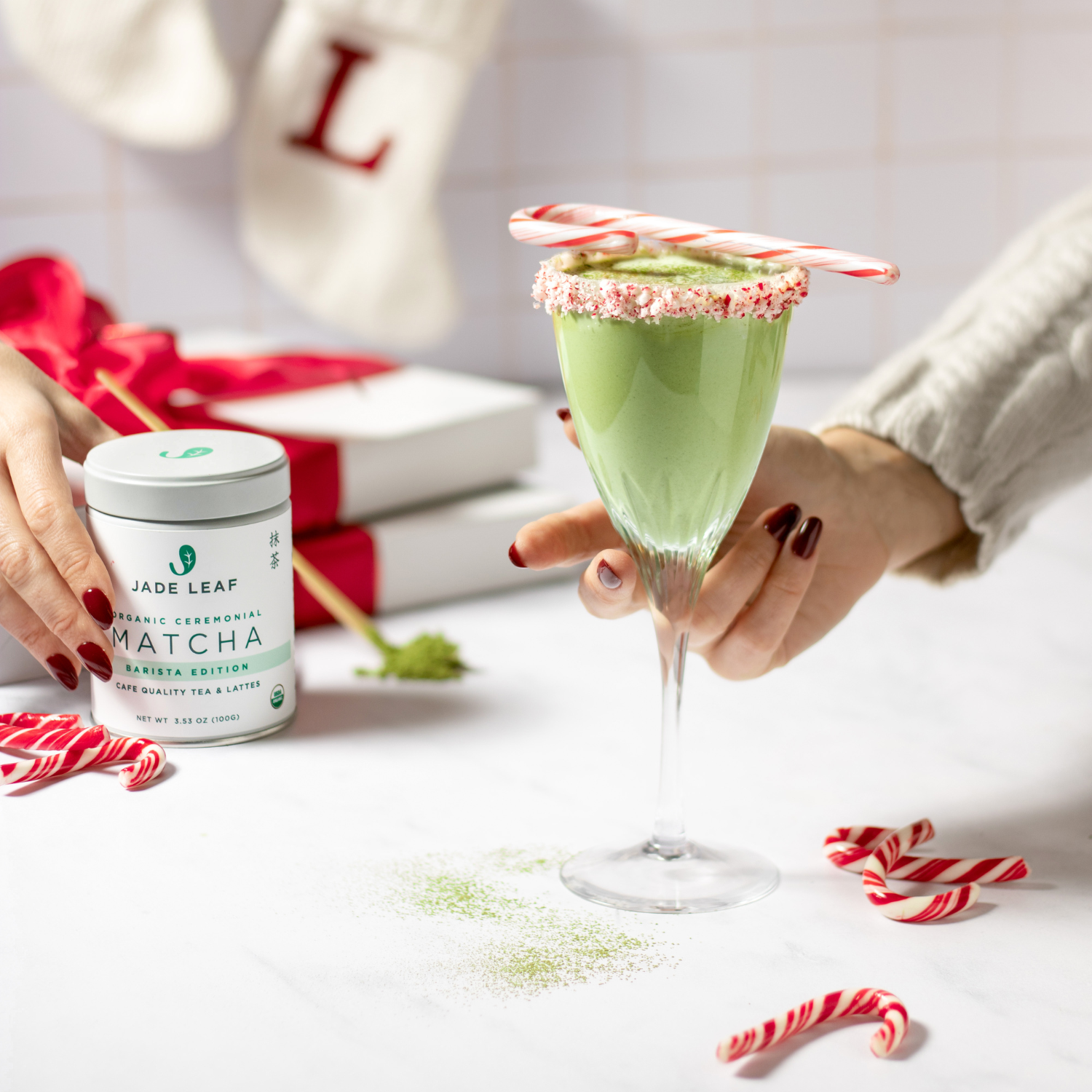 Grinch Cocktail (Matcha White Chocolate Peppermint Martini) – Jade Leaf ...